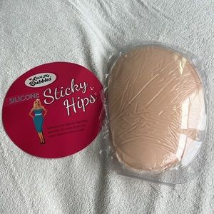 Love my Bubbles silicone Sticky Hips. For filling in hip dips.